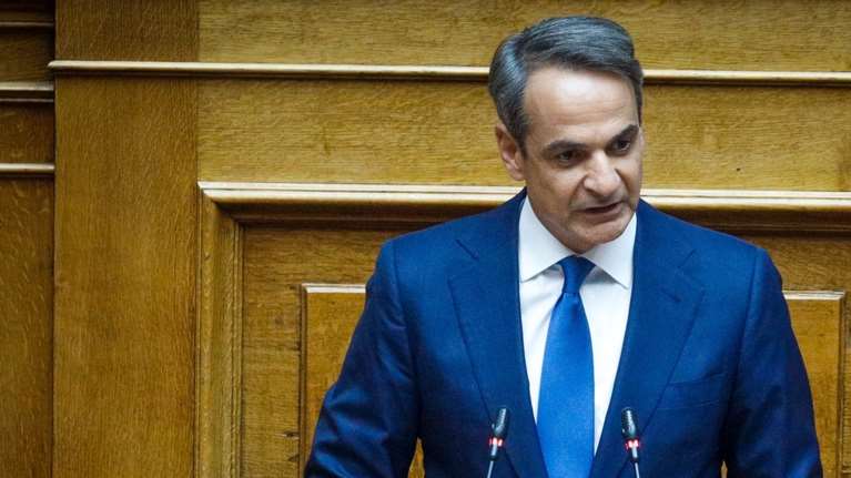 Bουλή - Μητσοτάκης: Αύξηση μισθού σε δημοσίους υπαλλήλους, αυξάνεται το επίδομα τέκνων, market και youth pass