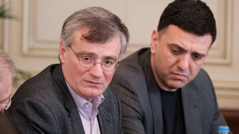 Σύσκεψη στο υπ.Υγείας - Τα νέα περιοριστικά μέτρα και η απόφαση για τα σχολεία