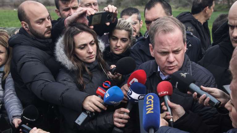 Μύλος με την υποψηφιότητα Καραμανλή: Το άδειασμα Ρουσόπουλου, οι διαρροές του πρώην πρωθυπουργού και η ανταπάντηση