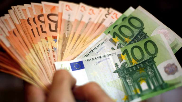 Δώρο Πάσχα: Πότε καταβάλλεται σε εργαζόμενους με αναστολή και ΣΥΝ-ΕΡΓΑΣΙΑ