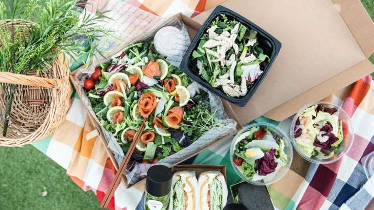 Ερχονται μεγάλα deal στα τρόφιμα το 2025 - Θεοδωρόπουλος και Παπακωνσταντίνου ανοίγουν το χορό των εξαγορών