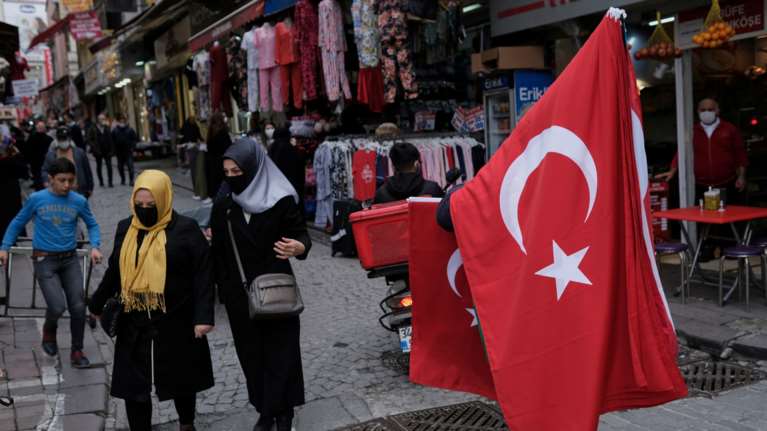 Σάλος στην Τουρκία: Φήμες ότι ο Ερντογάν θέλει να βάλει... χέρι στα κοσμήματα των πολιτών για να εκδώσει ομόλογο