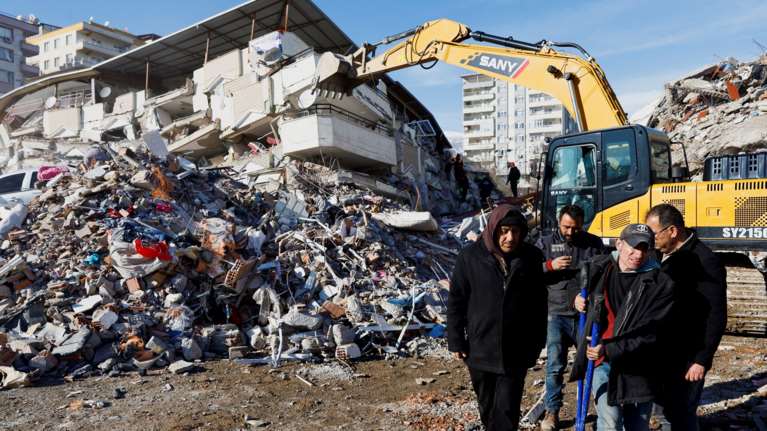 Σεισμός στην Τουρκία: Η αλληλεγγύη νίκησε τον πόλεμο- Ρώσοι και Ουκρανοί μαζί, βοηθάνε τους σεισμόπληκτους