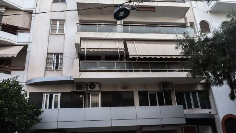 Νέος Κόσμος: Σοκ με την 36χρονη που πήδηξε στο κενό για να σωθεί από τον βιαστή της - Φώναζε &quot;help me, help me!&quot;