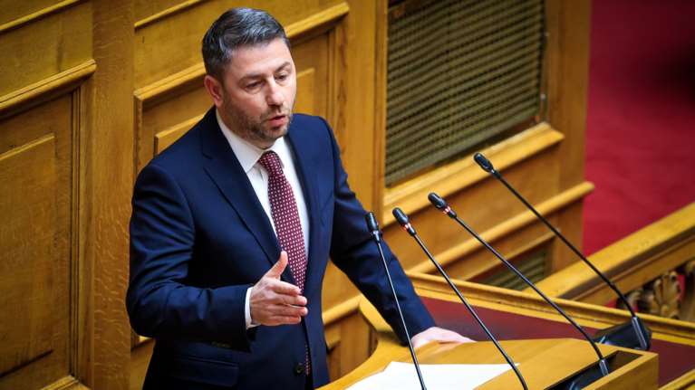 Βουλή - Ανδρουλάκης: Αν έχει μείνει στον κ. Μητσοτάκη στοιχειώδης ευπρέπεια, να μας δείξει το επίμαχο email Τριαντόπουλου