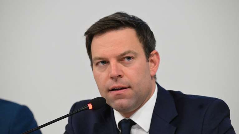 Κασσελάκης: Το ΠΑΣΟΚ έπαθε ΣΥΡΙΖΑ, το μόνο που μπορεί να κάνει είναι να ρίξει τον αρχηγό του