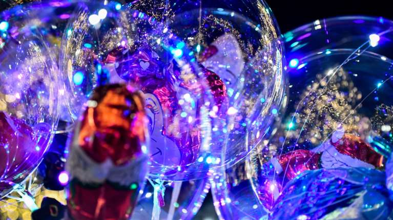 Δώρο Χριστουγέννων: Από σήμερα η καταβολή στους ανέργους - Η ημερομηνία για συνταξιούχους και ιδιωτικό τομέα