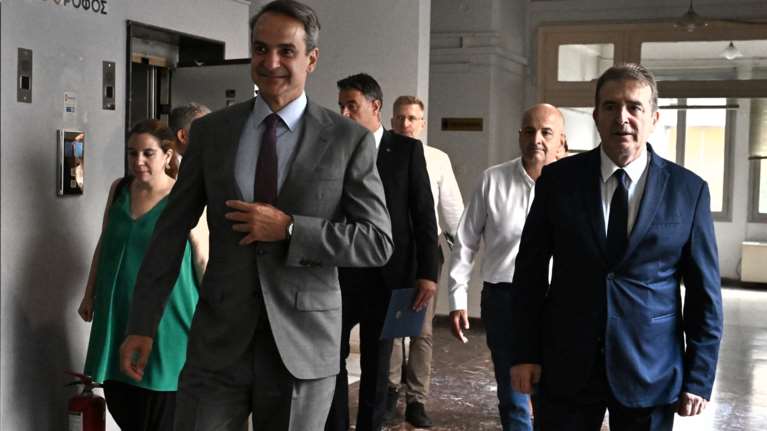 Η πρώτη κίνηση Μητσοτάκη για το ΕΚΑΒ: Με προσωπικό από Ένοπλες Δυνάμεις και Πυροσβεστική τα ασθενοφόρα