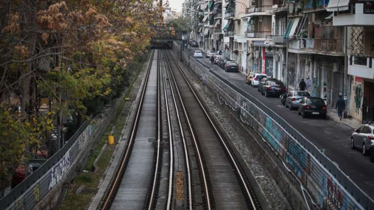 Αναστέλλεται η στάση εργασίας στη γραμμή 1 του Μετρό μετά τη σιδηροδρομική τραγωδία στα Τέμπη