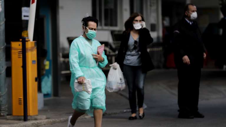 Καθηγητής Πνευμονολογίας περιγράφει τους ασθενείς με κορονοϊό: &quot;Το βλέπεις στα μάτια τους...&quot;