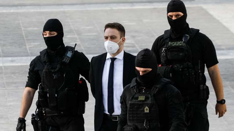 Μπάμπης Αναγνωστόπουλος: Προτάσεις από ελληνικές, ξένες παραγωγές και Netflix για να κάνουν ταινία τη ζωή του