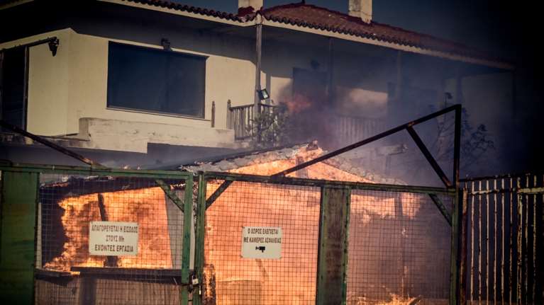 Οδηγίες προστασίας μετά από φωτιά για τους πολίτες: Τι κάνουμε κατά την επιστροφή στο σπίτι