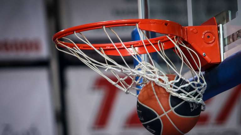 Ποιες αθλητικές δραστηριότητες ξεκινούν από βδομάδα -Τι ισχύει για γυμναστήρια, κολυμβητήρια, χιονοδρομικά κέντρα