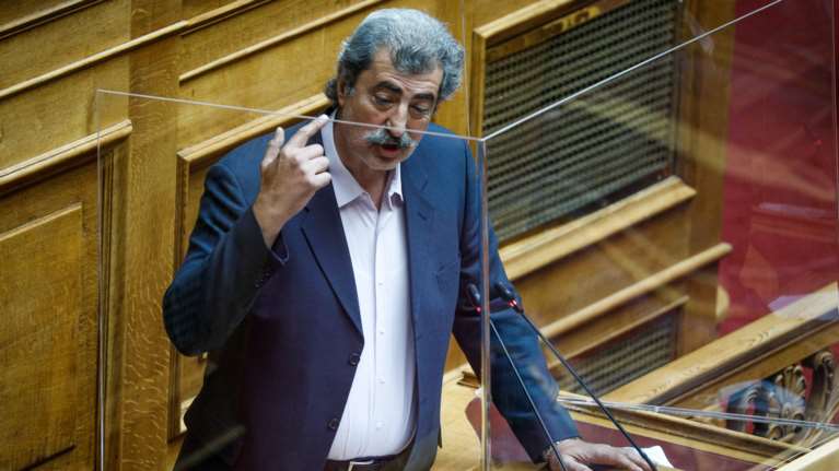 Πολάκης: Το επιτελικό κράτος θάφτηκε στο χιόνι, τις πυρκαγιές και την πανδημία