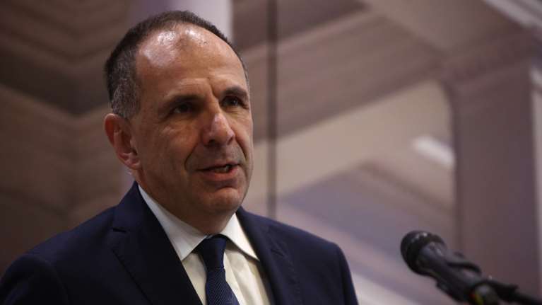 Γεραπετρίτης: Χαιρετίζω την απελευθέρωση 50 ομήρων και την επίτευξη ανθρωπιστικής παύσης στη Γάζα