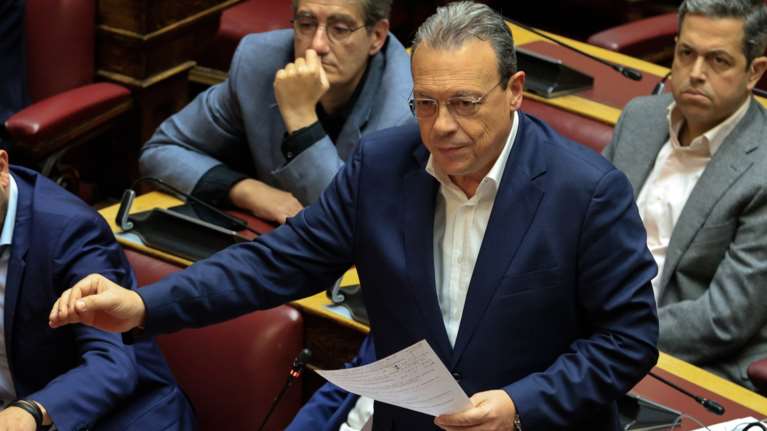 Φάμελλος για Τασούλα: Στενά κομματική επιλογή Μητσοτάκη - Υποτάσσει τον θεσμό στα εσωκομματικά του προβλήματα