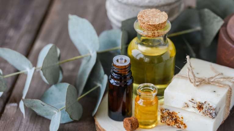 Μίγμα από αιθέρια έλαια μειώνει τα συμπτώματα λοιμώξεων, όπως του κορονοϊού