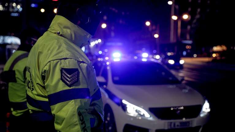 Σοκάρει η επίθεση κουκουλοφόρων σε ανήλικους στην Κηφισιά - &quot;Πήγαιναν για επεισόδια, μπήκαν αγριεμένοι&quot;