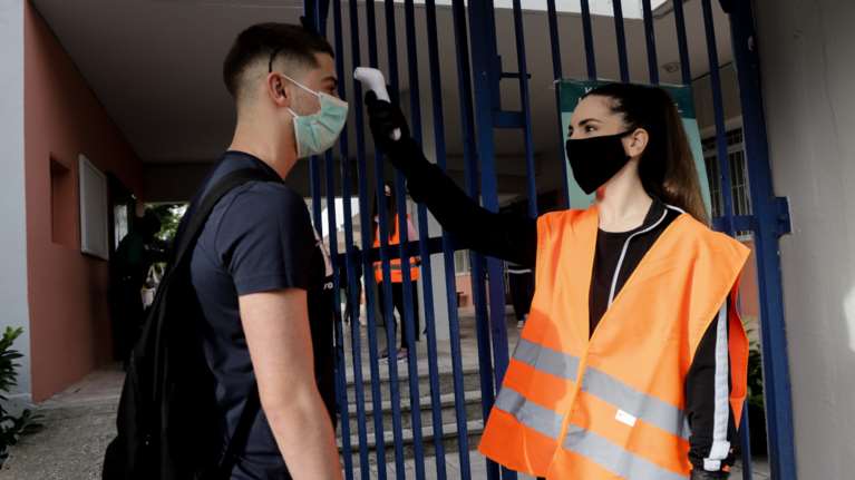 Με μάσκα στα σχολεία: Αυτή είναι η απόφαση του υπουργείου Εσωτερικών - 6,2 εκατ. ευρώ το κονδύλι