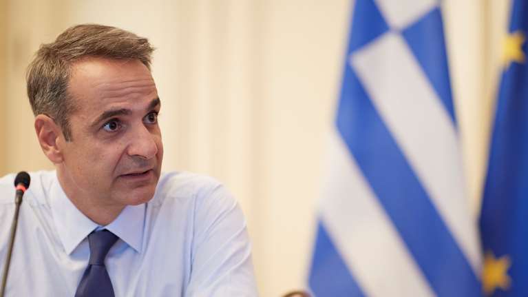 Κορονοϊός: Ενα βήμα πριν τα τοπικά lockdown - Τηλεδιάσκεψη Μητσοτάκη με τους λοιμωξιολόγους