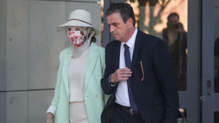 Δίκη για βιτριόλι -  Αλεξανδρής: Αμετανόητη η Κακαράντζουλα - Πάνω από 1,5 λίτρο το βιτριόλι - Ελιωναν τα σίδερα