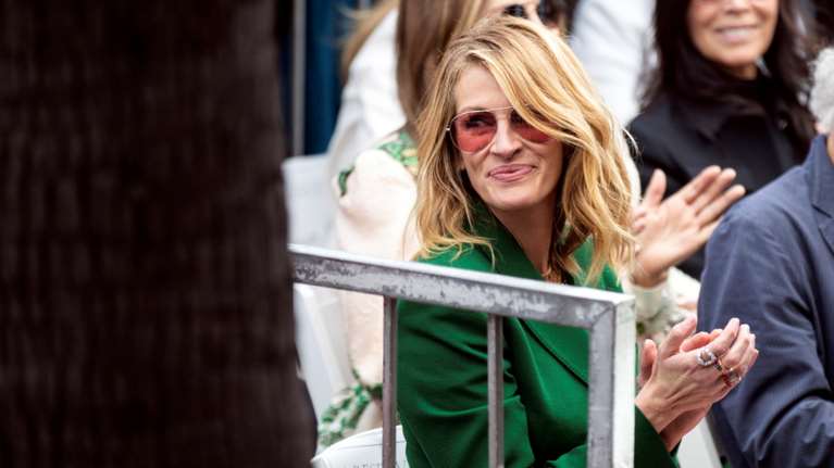 &quot;Pretty woman&quot;: Η Τζούλια Ρόμπερτς εμβολιάστηκε και ποζάρει χωρίς μακιγιάζ