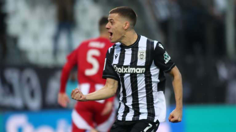 Ανέβαλε τη στέψη του Ολυμπιακού ο ΠΑΟΚ - Νίκη 2-1 στην Τούμπα με δύο γρήγορα γκολ