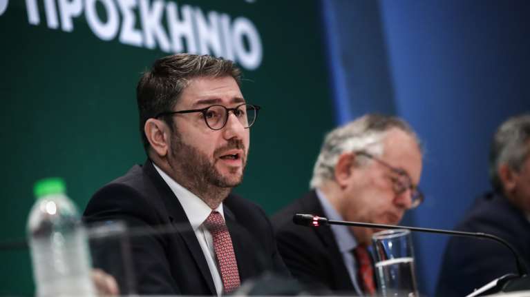 Ανδρουλάκης για υποκλοπές: Να γίνουν εκλογές σε καθαρό τοπίο, χωρίς σκιές - Αποκαλύφθηκε η πίσω αυλή του Μαξίμου