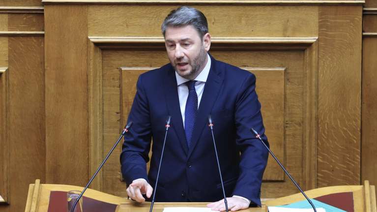 Ο Ανδρουλάκης επιμένει: Γιατί επί 1,5 χρόνο δεν έχει καταθέσει στη δικαιοσύνη ο άνθρωπος που πλήρωσε τα Predator SMS;