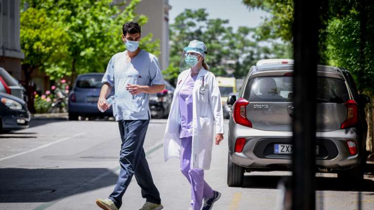 Κορονοϊός: Αυτές οι έξι περιοχές της Ελλάδας βρίσκονται "στο κόκκινο" [χάρτης]