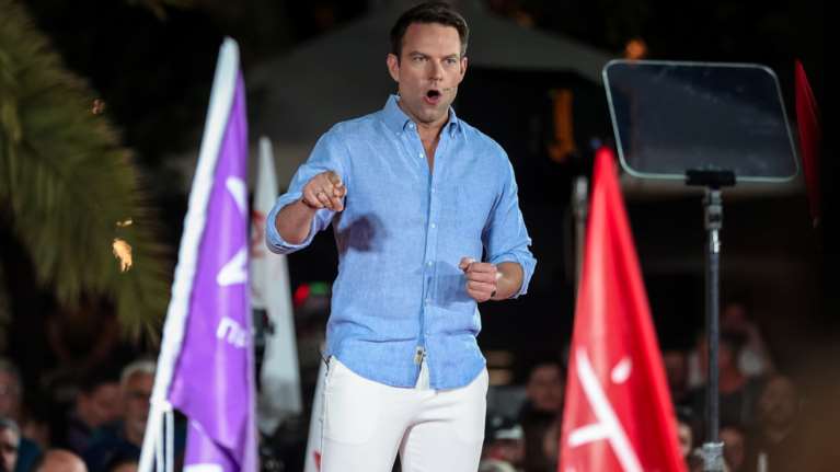 Ο Κασσελάκης απαντά στον Παύλο Μαρινάκη: "Το σύστημα του μαύρου χρήματος στα κόμματα θα το σπάσω"