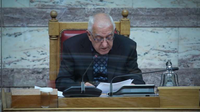 Αιχμές Κακλαμάνη για τις υποκλοπές: Δεν μπορεί να μην έχω το δικαίωμα να μάθω γιατί παρακολουθούμαι