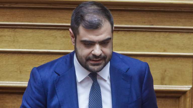 &quot;Κρείττον του λαλείν το σιγάν&quot;: Ο Παύλος Μαρινάκης σχολιάζει τη συνέντευξη Τσίπρα στη Liberation