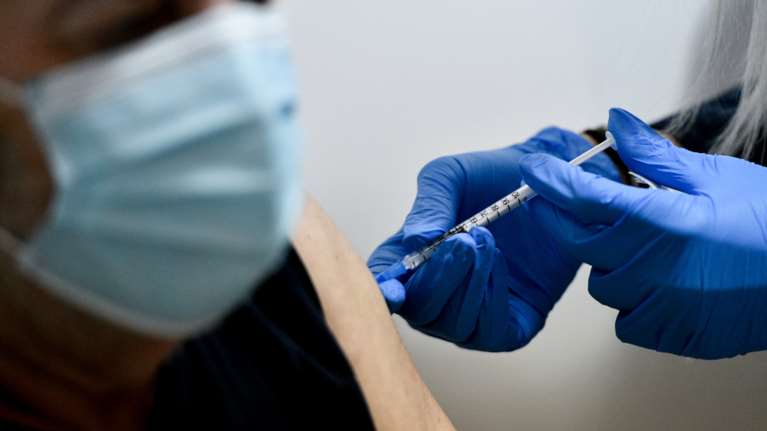 Εμβόλιο: Αυτά είναι τα 5 ύποπτα συμπτώματα θρόμβωσης μετά τον εμβολιασμό - Τι πρέπει να προσέξετε