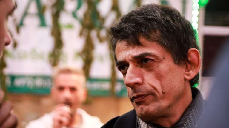 Παραλήρημα Καρανίκα κατά δημοσιογράφων για τη βίλα Τσίπρα: &quot;Απατεώνες, σιχάματα και πεκινουά του Μητσοτάκη&quot;