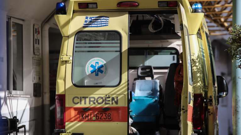 Κέρκυρα: Έπεσε γυναίκα από τον δεύτερο όροφο - Σοβαρά τραυματισμένη στο νοσοκομείο