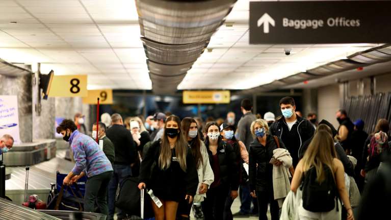 ΗΠΑ: Αίρονται οι ταξιδιωτικοί περιορισμοί από 8 Νοεμβρίου - Με τεστ και οι εμβολιασμένοι