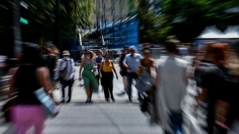 Κορονοϊός: Ανησυχία για τη νέα υποπαραλλαγή της Ομικρον 5 που εντοπίστηκε - Τι λένε οι ειδικοί