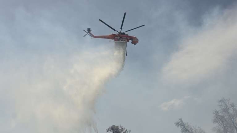 Οριοθετήθηκε η φωτιά στη Νάξο - Μήνυμα από το 112 για απομάκρυνση κατοίκων και τουριστών