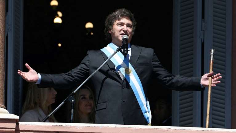 Σοκ στην Αργεντινή από τα σκληρά μέτρα λιτότητας: &quot;Θα υποφέρουμε&quot;