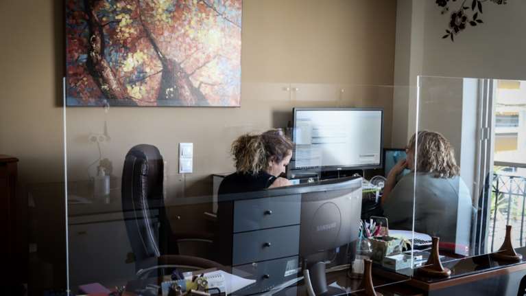 Παράταση στις φορολογικές δηλώσεις - Μέχρι 2 Αυγούστου για τα φυσικά και 9 Αυγούστου για τα νομικά πρόσωπα