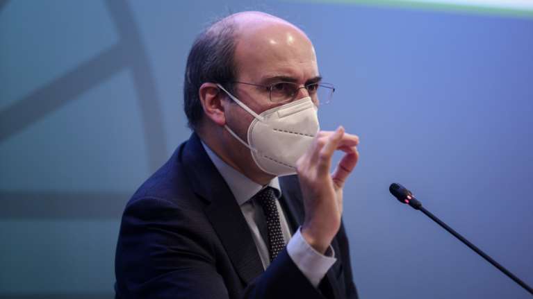 Εργασιακό νομοσχέδιο - Χατζηδάκης: Έως τριπλάσια αποζημίωση στις απολύσεις