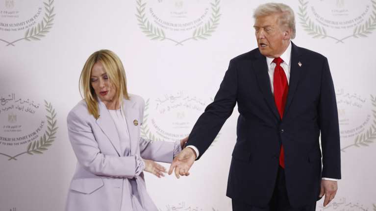 Σάλος στην Ιταλία με άστοχη δήλωση συνδικαλιστή: &quot;Η Μελόνι είναι εταίρα του Τραμπ&quot; - Η πληρωμένη απάντηση της πρωθυπουργού