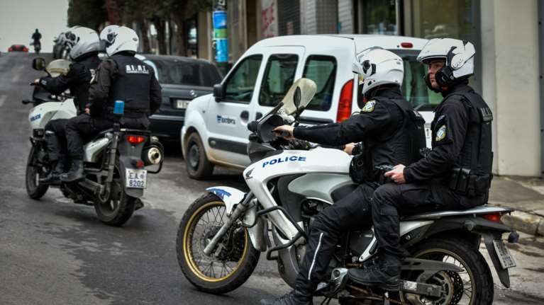 Ένοπλη ληστεία σε τράπεζα στα Πετράλωνα