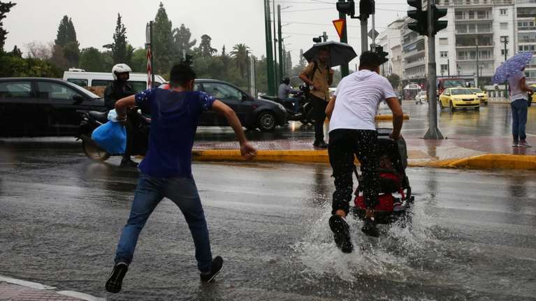 Έκτακτο δελτίο της ΕΜΥ για την κακοκαιρία Cassandra - Πού έρχονται ισχυρές καταιγίδες