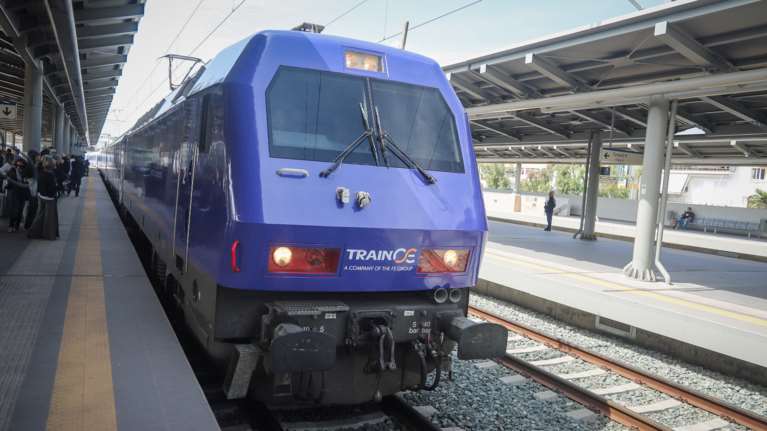 Συναγερμός στα Καλάβρυτα: Εκτροχιάστηκε αμαξοστοιχία με δεκάδες επιβάτες - Δεν έχουν αναφερθεί τραυματισμοί