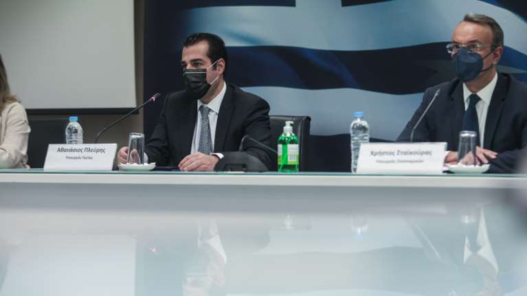 Σταϊκούρας - Πλεύρης: Αυτές είναι οι 450 δωρεές για την αντιμετώπιση της πανδημίας - Πού θα διατεθούν