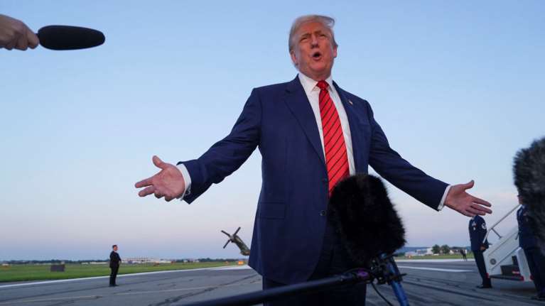 Τραμπ: Τα δυο πυρηνικά υποβρύχια βρίσκονται &quot;στην κατάλληλη περιοχή&quot; κοντά στην Ρωσία - Μετά την κόντρα με τον Μεντβέντεφ