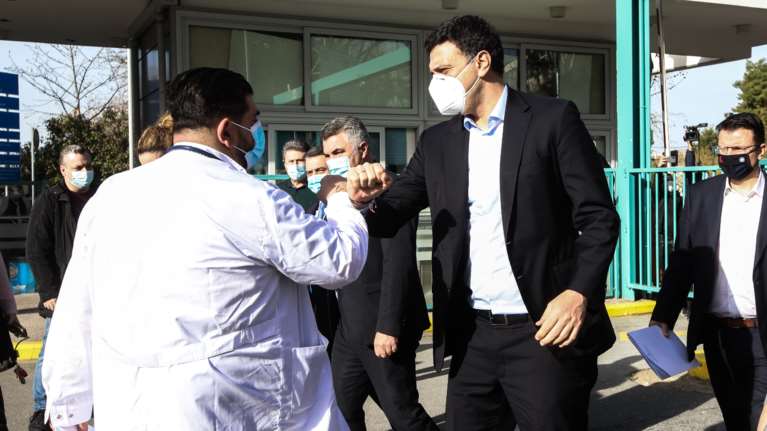 Κικίλιας: Σπάμε το φράγμα των 5.000.000 πλήρως εμβολιασμένων