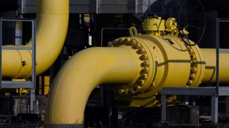 Φυσικό αέριο: Πέφτουν οι τιμές μετά τη συμφωνία για πλαφόν - Κατρακύλησε στα 85 ευρώ από 134